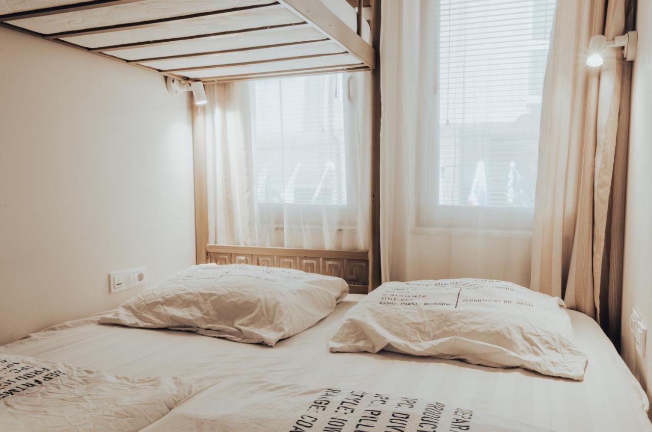 Oda Hostel Prishtinë Ngoại thất bức ảnh