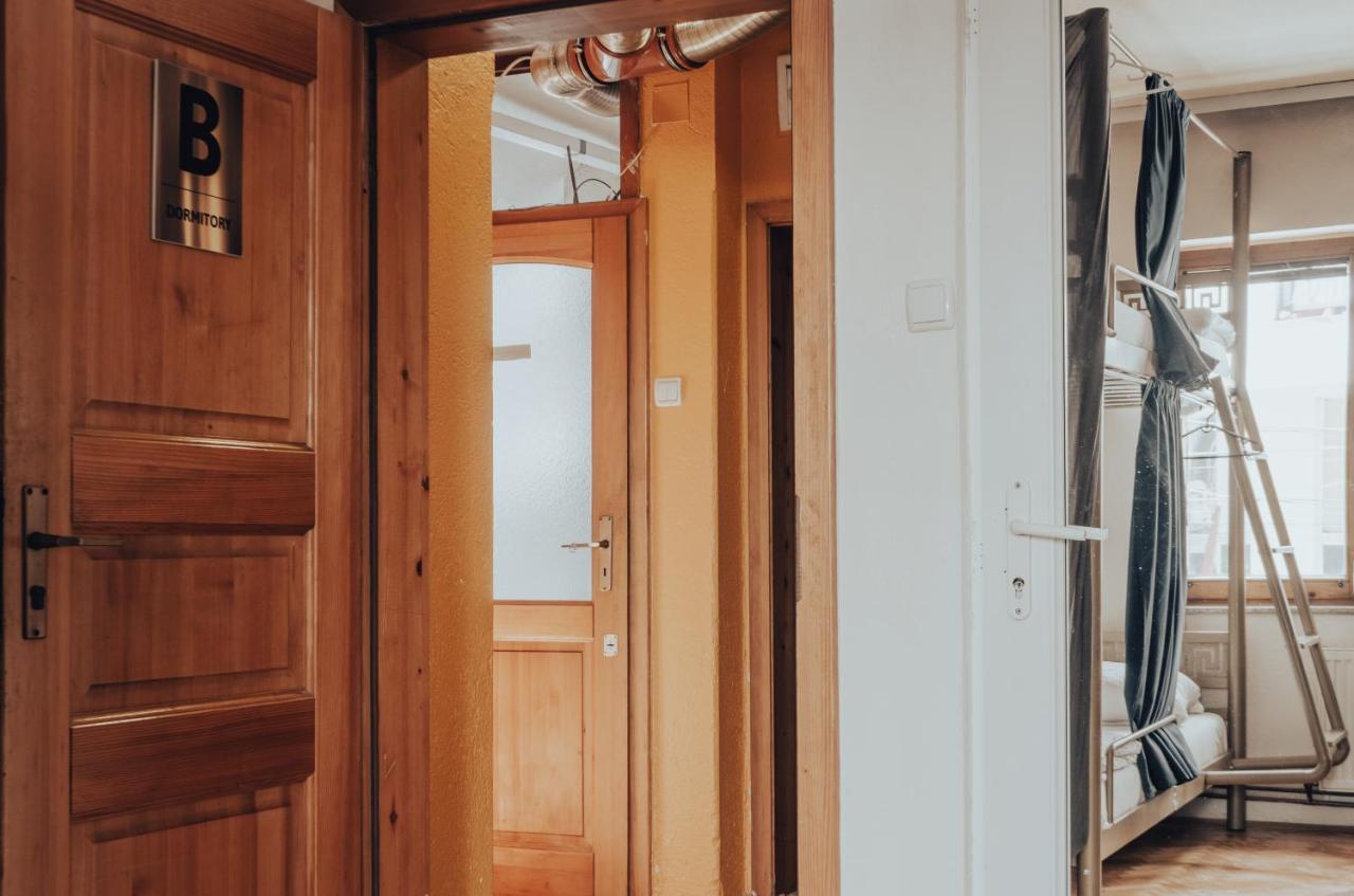 Oda Hostel Prishtinë Ngoại thất bức ảnh
