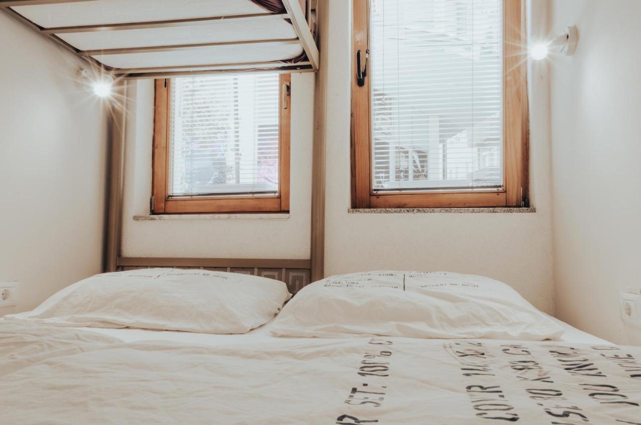 Oda Hostel Prishtinë Ngoại thất bức ảnh