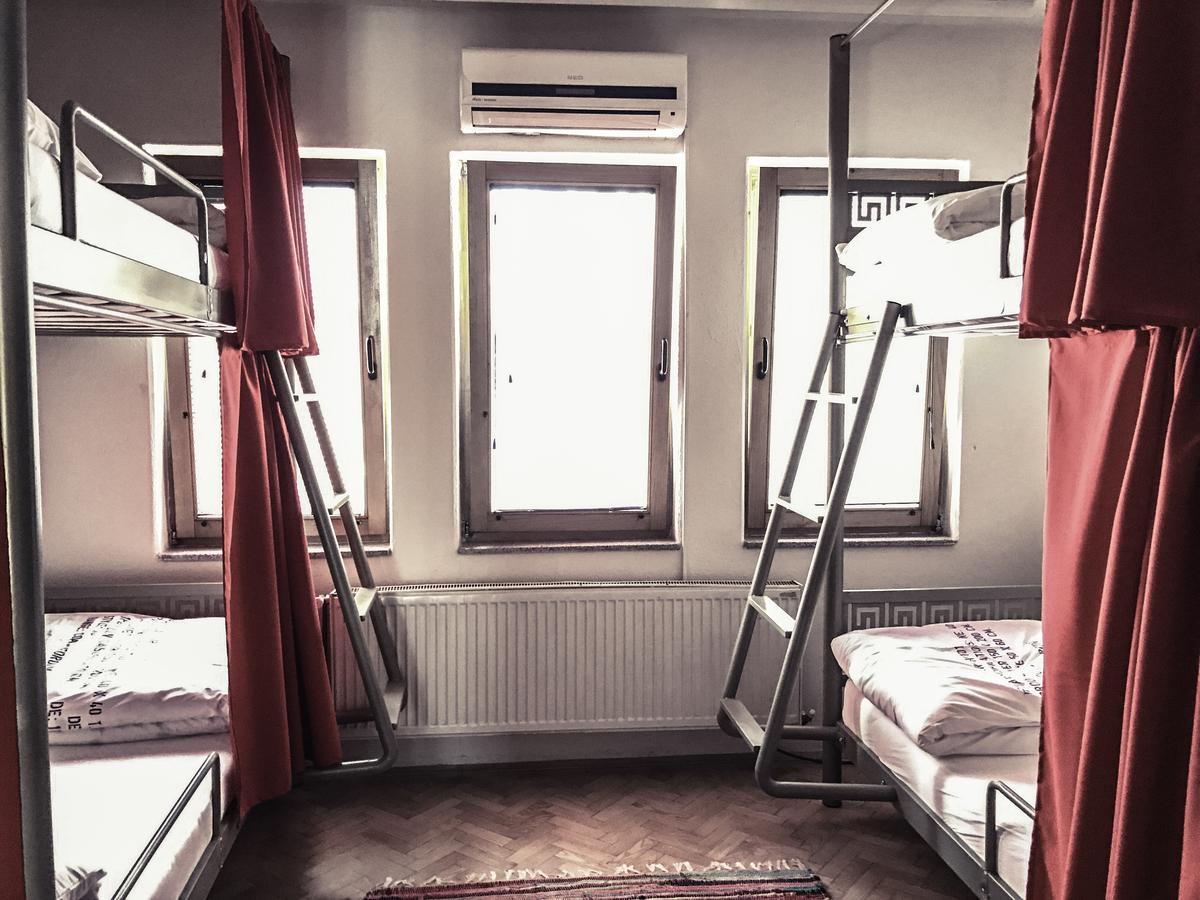 Oda Hostel Prishtinë Ngoại thất bức ảnh